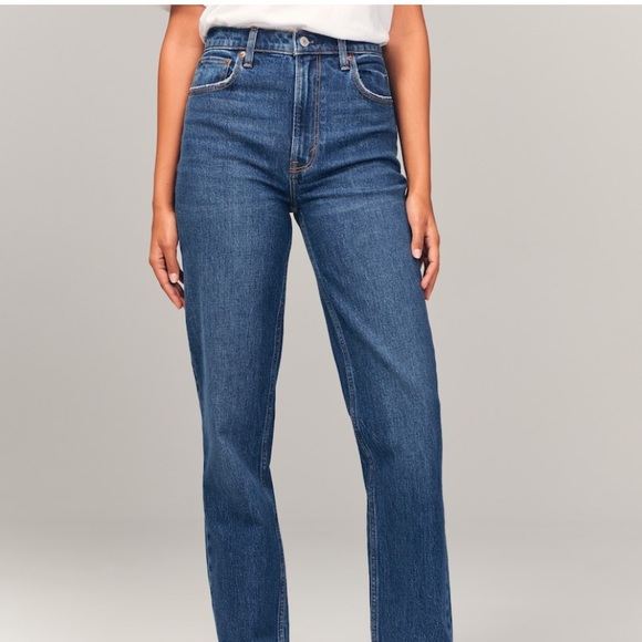 Ultra High Rise 90s Straight Jean - Picture 2 of 9